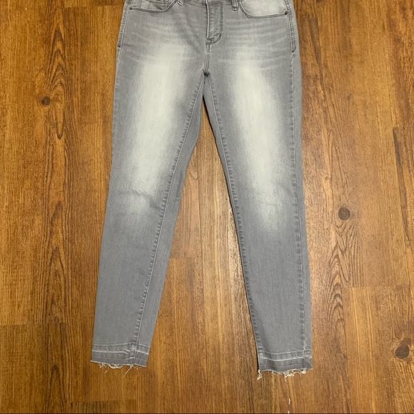 NWOT Kensie Gray Stretch Skinny Jeans - Picture 7 of 12